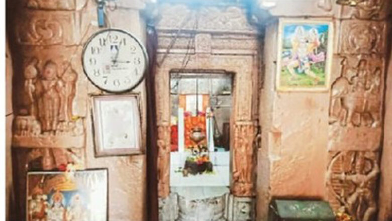 पांडवों ने मंदिर के गर्भ गृह में स्थापित किया था शिवलिंग