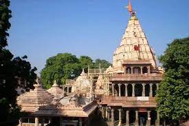 महाकाल मंदिर में देर रात लगी आग, सहमे श्रद्धालु