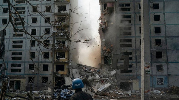 रूस के हमलों से यूक्रेन के कई शहर हुए खंडहर, मिसाइल हमले में 13 की मौत, 89 घायल