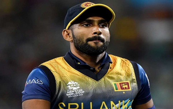 श्रीलंकाई क्रिकेटर चमिका करुणारत्ने पर लगा एक साल का बैन