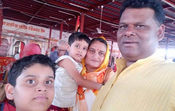 Vidisha: भाजपा नेता ने पत्नी और दो बच्चों के साथ खाया जहर, चारों की मौत