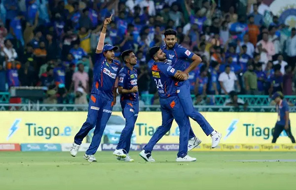 IPL 2023: रोमांचक मुकाबले में लखनऊ ने मुम्बई को 5 रन से हराया, प्लेऑफ की उम्मीदें जिंदा
