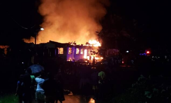 गुयाना के स्कूल छात्रावास में आग लगने से 19 छात्राओं की मौत