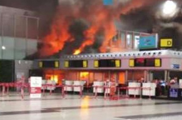 Kolkata: नेताजी सुभाष चंद्र बोस इंटरनेशनल एयरपोर्ट पर लगी आग