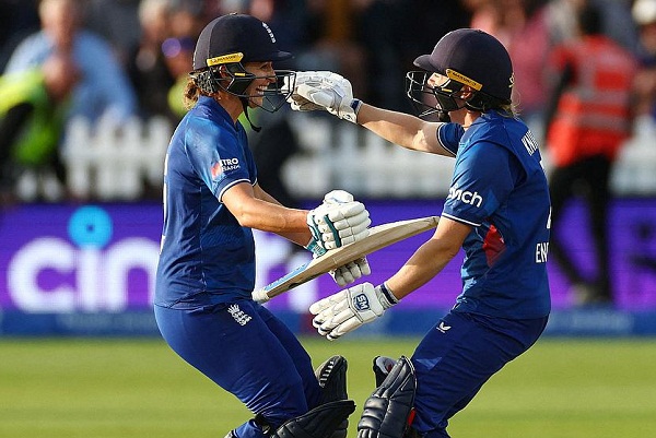 Women’s Cricket : इंग्लैंड ने पहले ODI में ऑस्ट्रेलिया को 2 विकेट से हराया