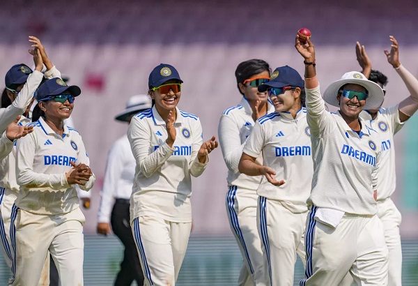भारत ने एकमात्र टेस्ट मैच में इंग्लैंड को 347 रनों से हराया, दीप्ती का ऑलराउंड प्रदर्शन