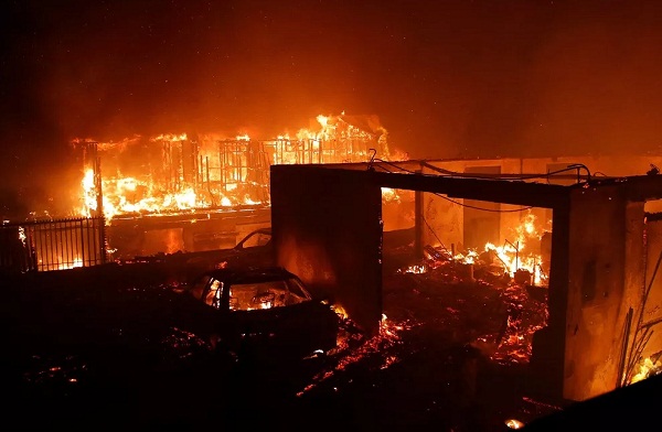 चिली की जंगलों में लगी आग, 19 की मौत, 1100 घर नष्ट