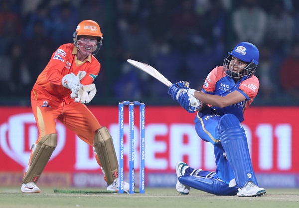 WPL 2024: मुंबई इंडियंस ने गुजरात जायंट्स को 7 विकेट से हराया, हरमनप्रीत ने खेली तूफानी पारी