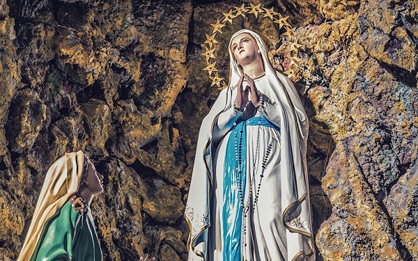 रोती हुई मूर्तियां और अन्य चमत्कार, जानिए कैथोलिक चर्च का इतिहास