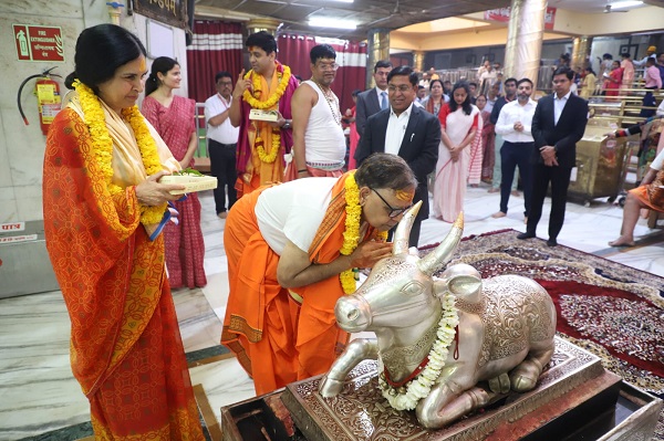 बाबा महाकाल की शरण में पहुंचे वित्त आयोग के अध्यक्ष डॉ. पनगढ़िया 